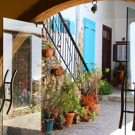 Aperanti Agrotourism Bed & Breakfast Pera Orinis ภายนอก รูปภาพ